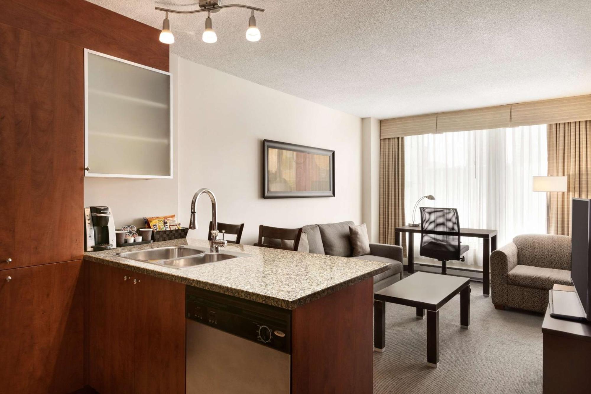 Embassy Suites By Hilton - Montréal Eksteriør bilde